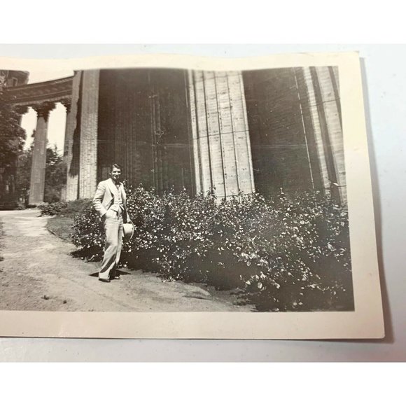 Vintage Found Photo Sharp Dressed Young Man at Unversity Garden 1930s Snapshot - Picture 6 of 6